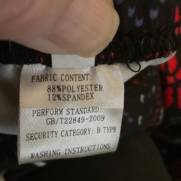 Women's Festive Reindeer Leggings - Black and Red - Picture 4 of 4